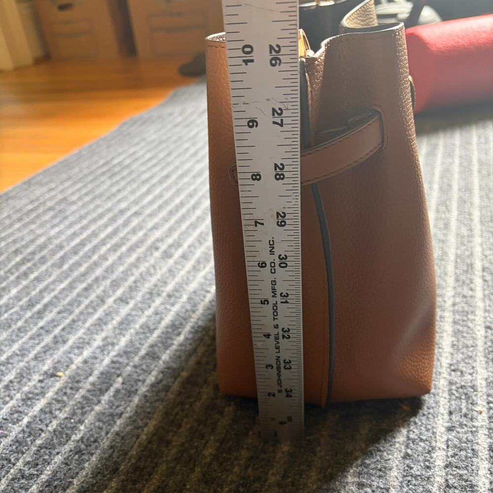 Michael Kors Emilia Small Bucket Messenger Bag Luggage Brown -no strap - Picture 6 of 10